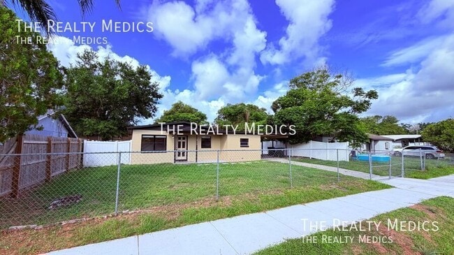 Building Photo - 2708 Geoffrey Dr
