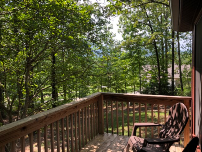 Building Photo - 107 Rockcrest Ridge