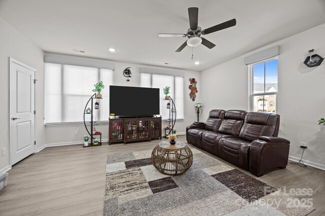 Building Photo - 2665 Grantham Place Dr