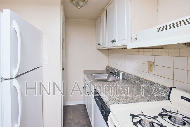 Building Photo - 1337 Briarwood Dr NE