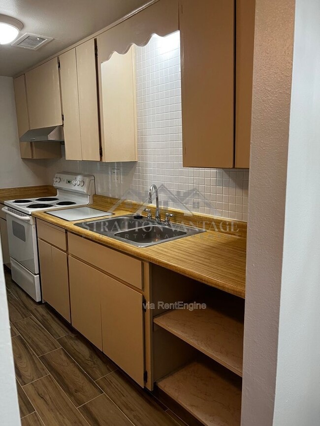 Building Photo - 424 W Brown Rd