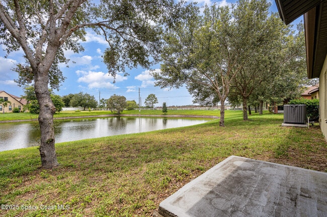 Building Photo - 1050 Cayman Dr