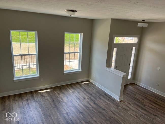 Building Photo - 1050 Valentine Ln