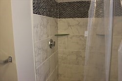 Building Photo - 37 Lindsay St