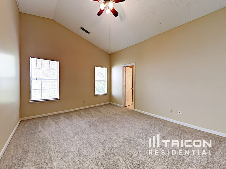 Building Photo - 741 Shore Dr