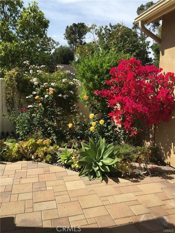 Building Photo - 102 Shadowbrook