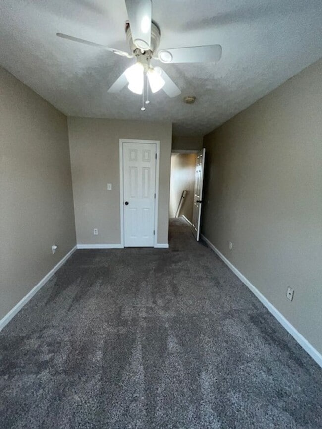 Building Photo - 3-bedroom, 1.5-bathroom home located in the heart of Nicholasville, KY.