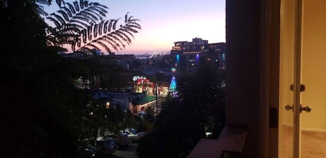 Building Photo - 602 W Fir St