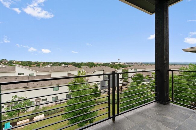 Building Photo - 2050 Lohmans Spur Rd
