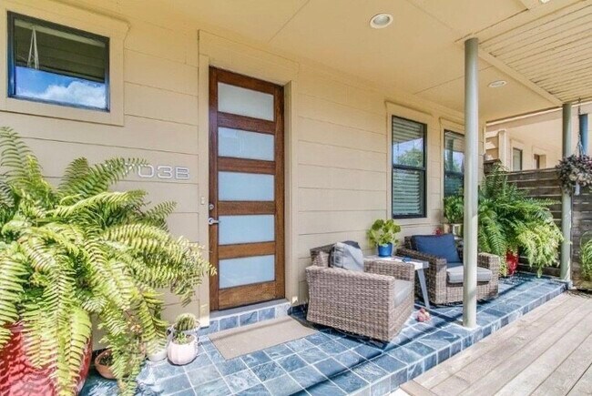 Building Photo - 1703 Patterson St