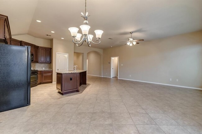 Building Photo - 5615 Stoneridge Ct