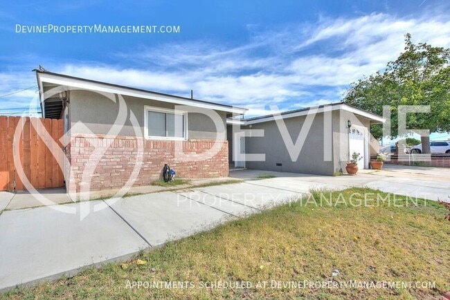 Building Photo - 15044 Redondo Dr