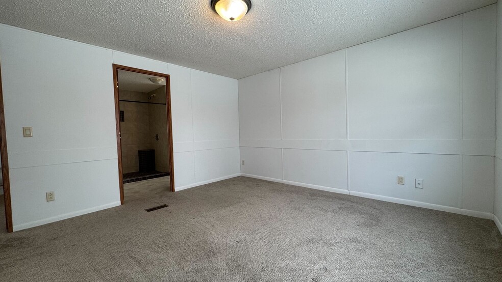 Building Photo - 2004 Falcon Terrace NW