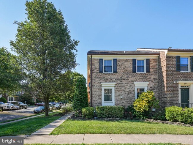 Building Photo - 7740 Bristol Square Ct
