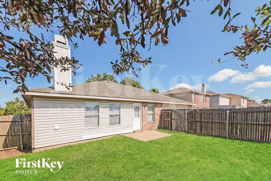 Building Photo - 1395 Stewart Dr