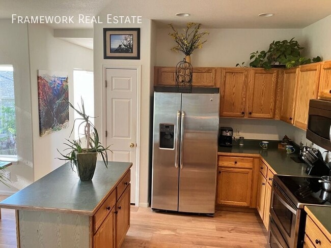 Building Photo - 13371 Pearl Cir