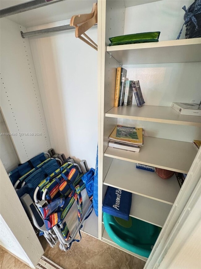 Building Photo - 3901 S Ocean Dr