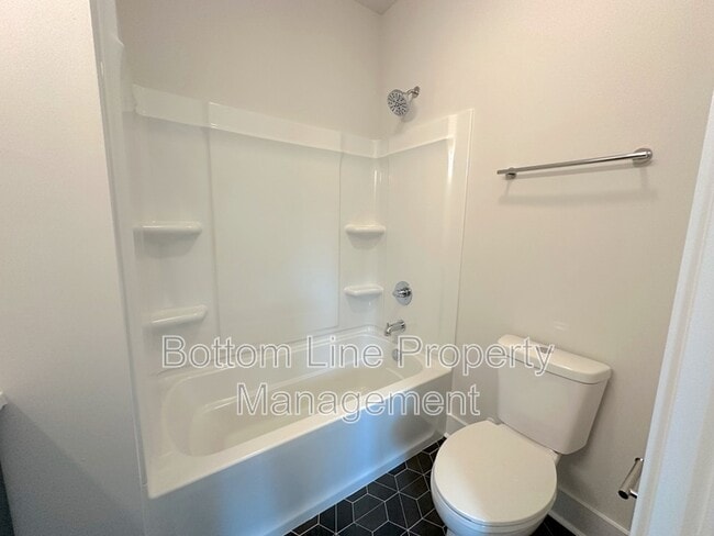 Building Photo - 1312 Carolyn Dr