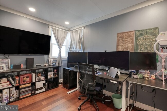 Building Photo - 32 Bonsall Ave