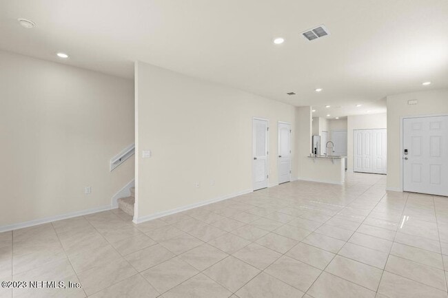 Building Photo - 46 Oarsman Xing Dr