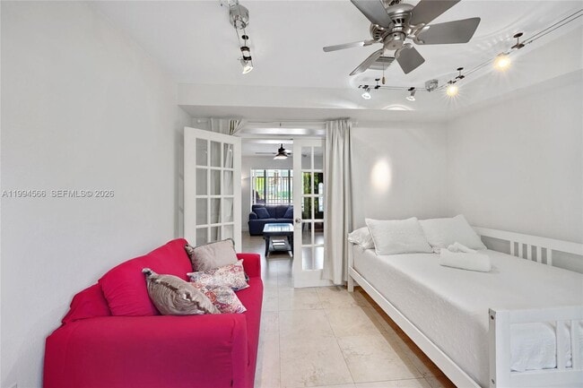 Building Photo - 2834 SW 33rd Ave