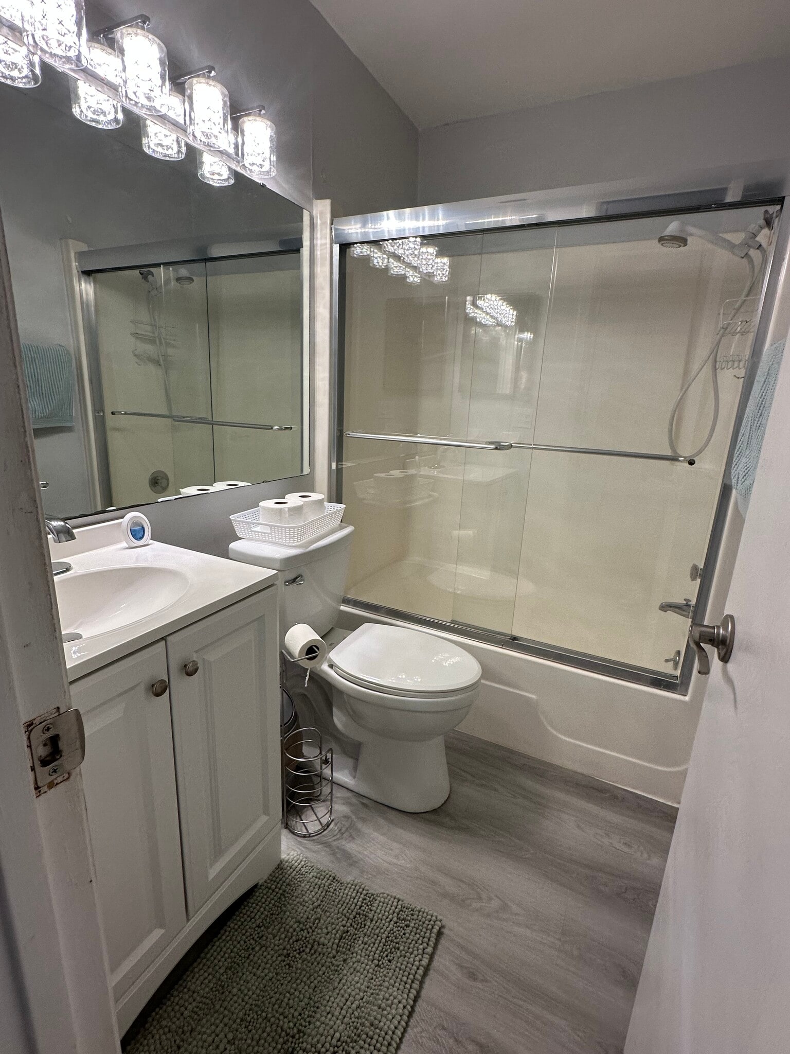 Building Photo - 1634 Stickney Point Rd