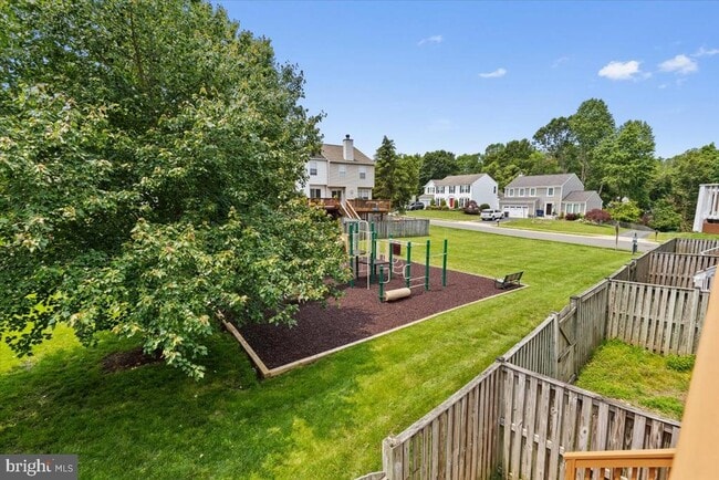 Building Photo - 2562 Woodland Pl