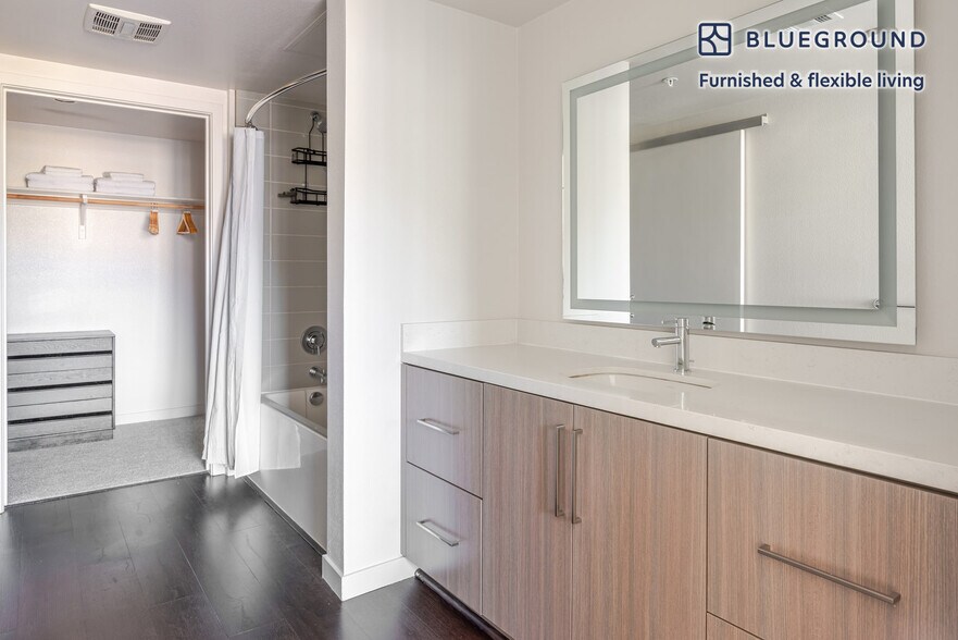 Building Photo - 650 E Capitol Ave