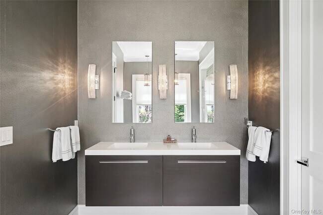 Building Photo - 61A S Bay Ave