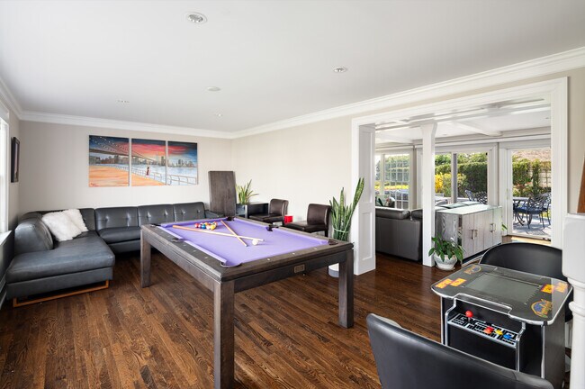 Building Photo - 187 Dolphin Cove Quay