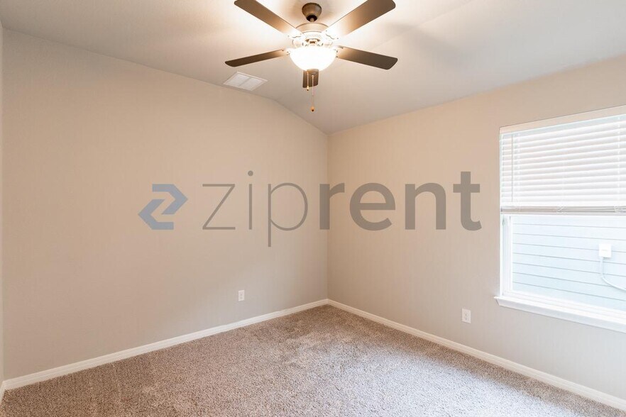 Building Photo - 1520 Homestead Farms Dr