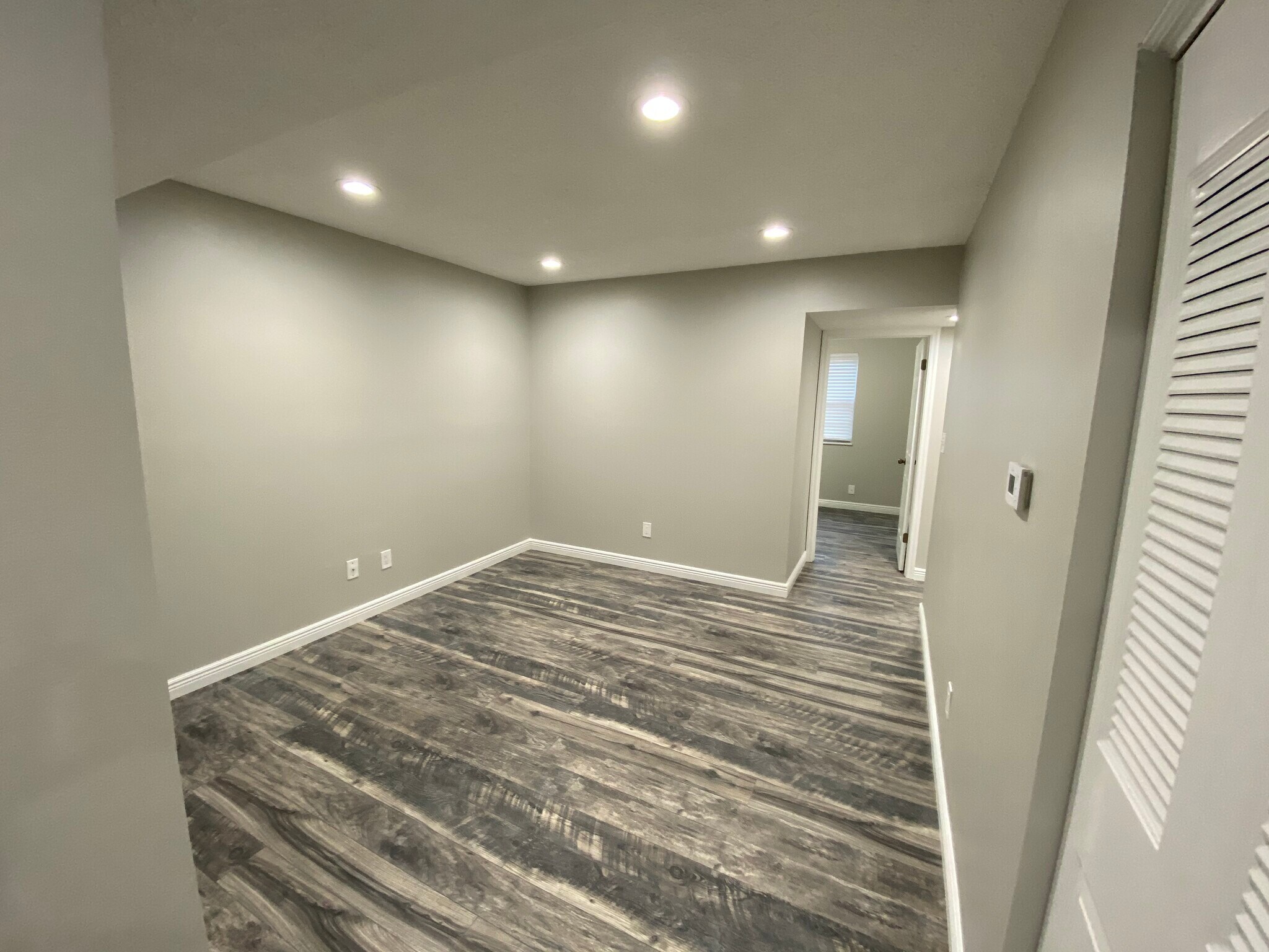 Building Photo - 9057 W Swan Cir