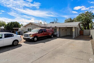 Building Photo - 2609 W Morten Ave