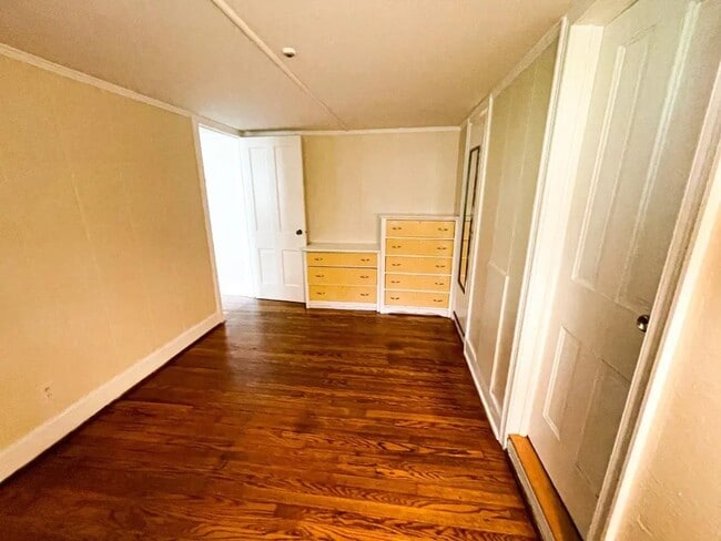 Building Photo - 705 E Seneca St