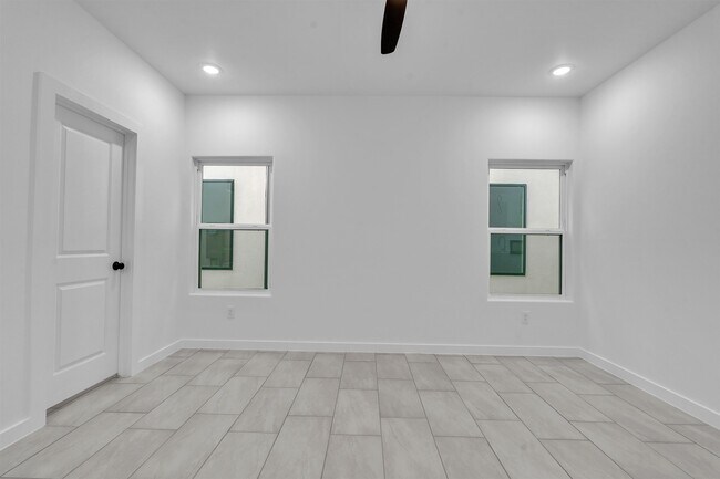 Building Photo - 8218 Casa Verde Rd