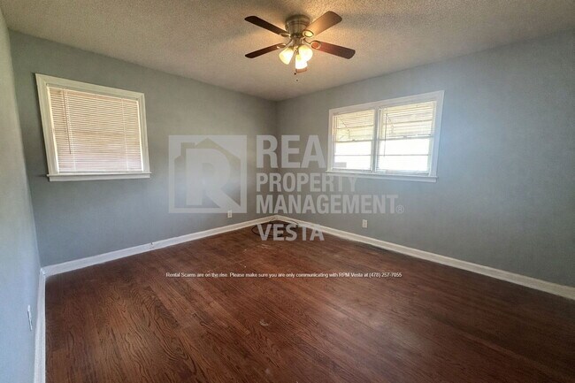 Building Photo - 1843 Canterbury Rd