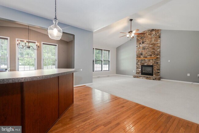 Building Photo - 105 Ticonderoga Dr