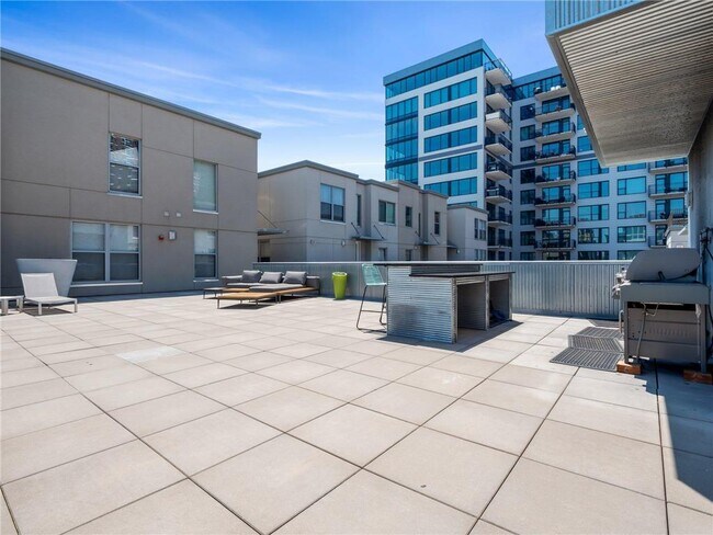 Building Photo - 521 S 7th St