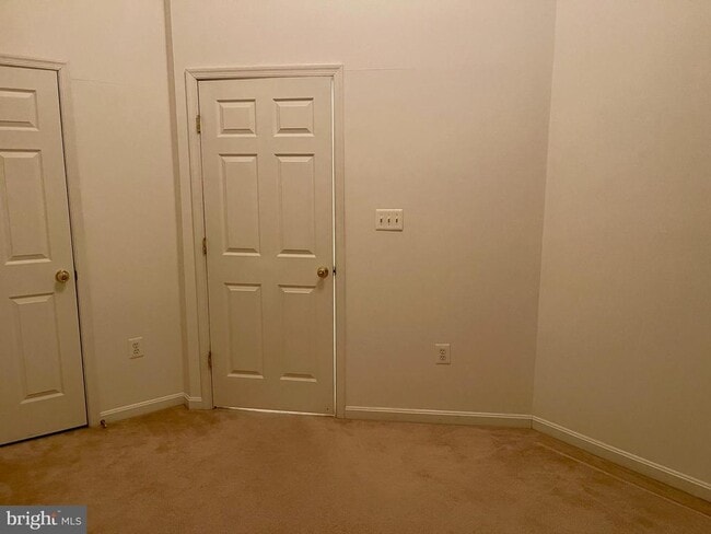 Building Photo - 11854 Breton Ct