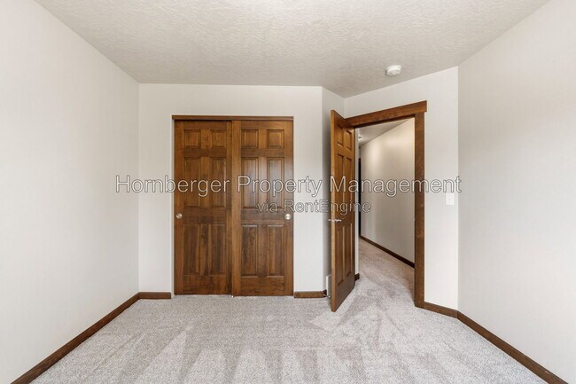 Building Photo - 17415 E Shamrock Ct