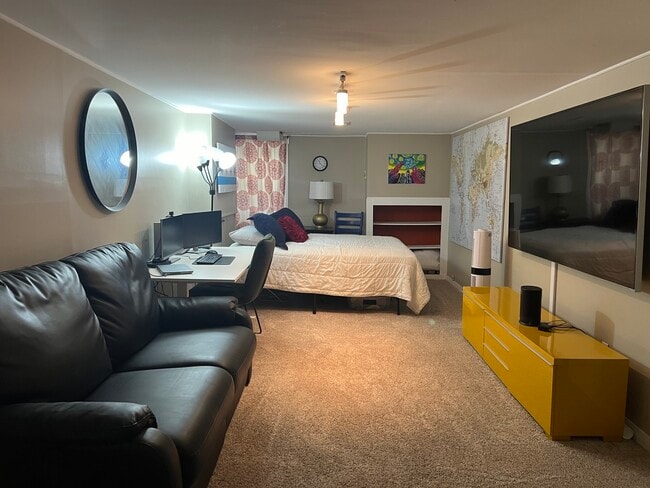 Building Photo - 4716 Wolf Rd