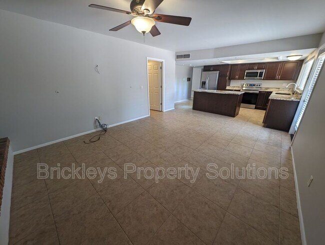 Building Photo - 2431 W Plata Ave
