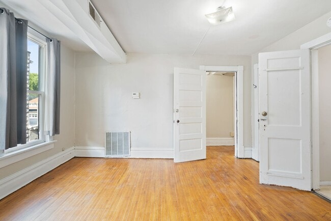 Building Photo - 2020 1/2 College Street