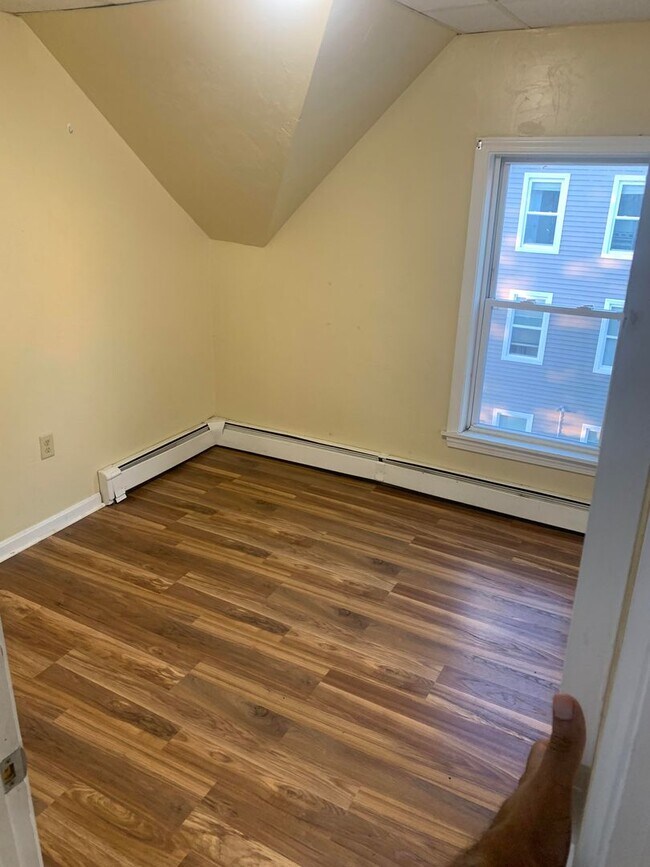 Building Photo - 6 S Harlem St