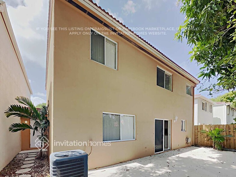Building Photo - 16601 SW 96th Terrace