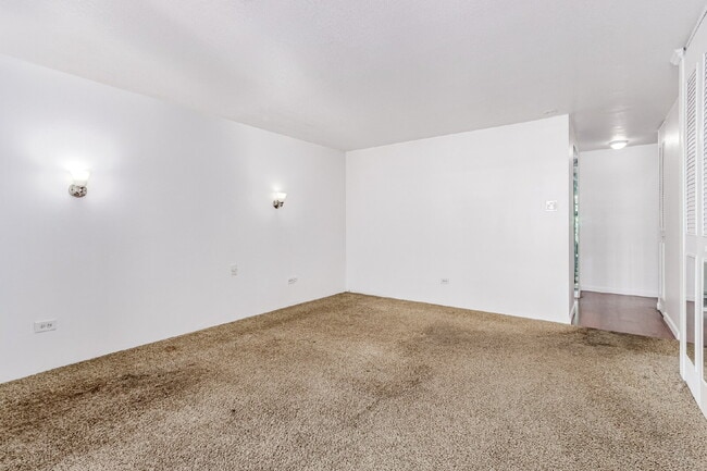 Building Photo - Three Bed / Two bath at Cherry Creek at th...
