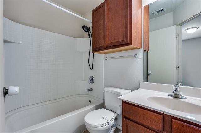 Building Photo - 9137 Waterman Dr