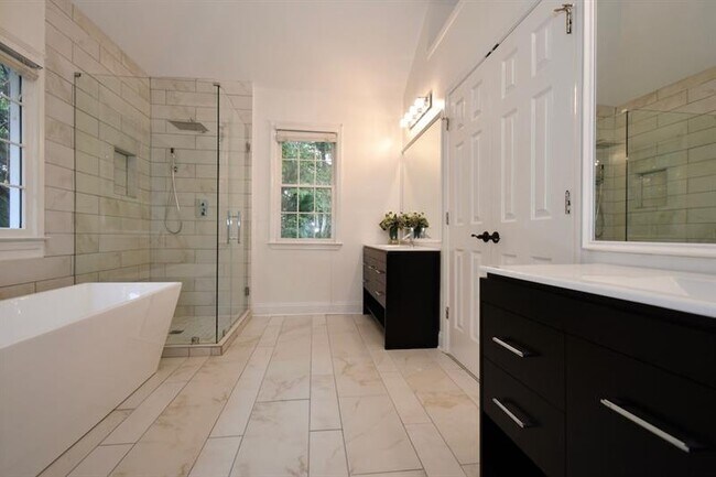 Building Photo - 460 Summer Breeze Ct.