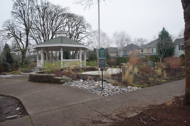 Building Photo - 4 bedroom Orenco Garden pet friendly house