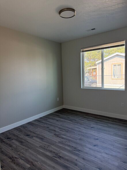 Building Photo - 8673 Charles Rd NE